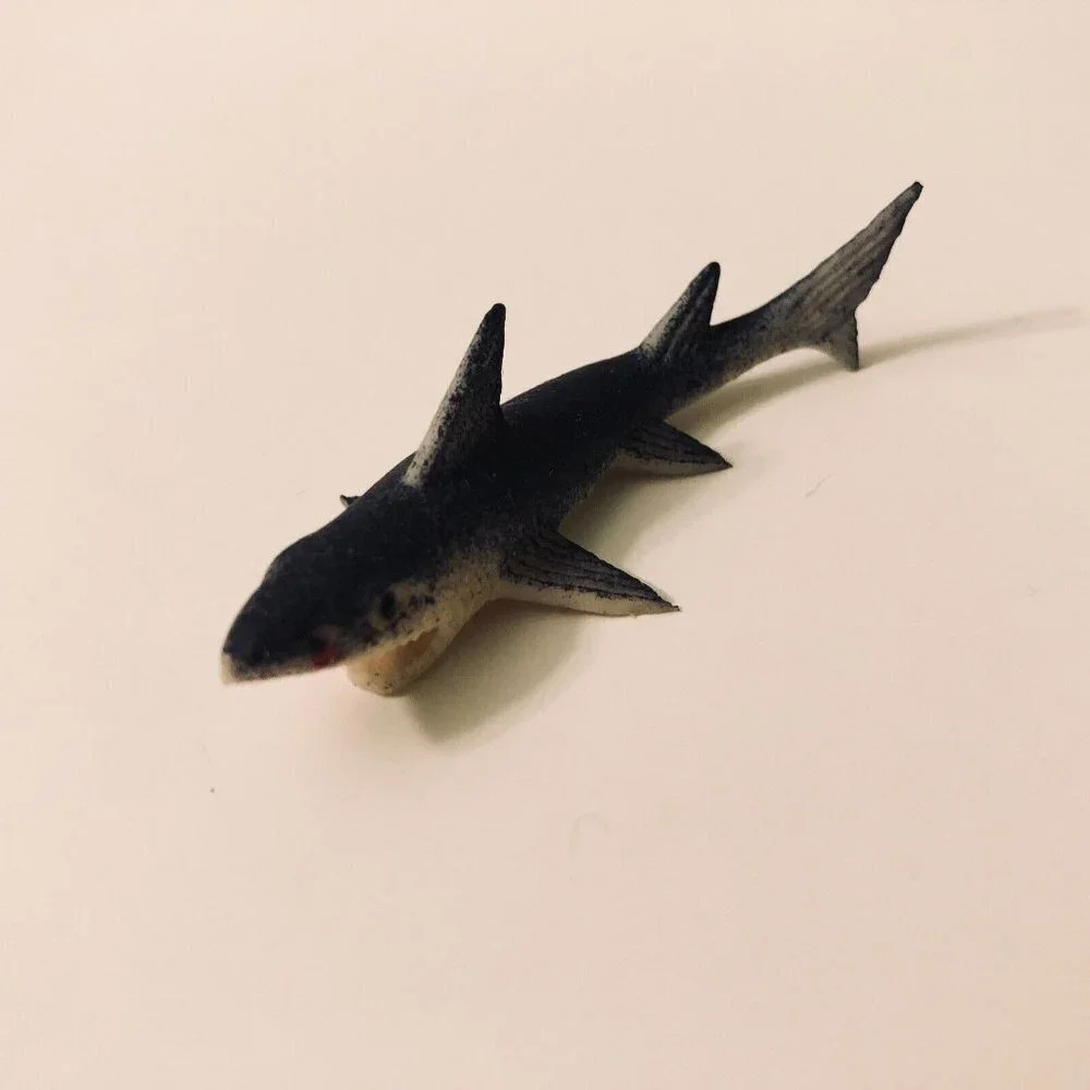 Vintage Small Gigantor Jiggler Rubber Shark 2.5 Inch Long Hong Kong